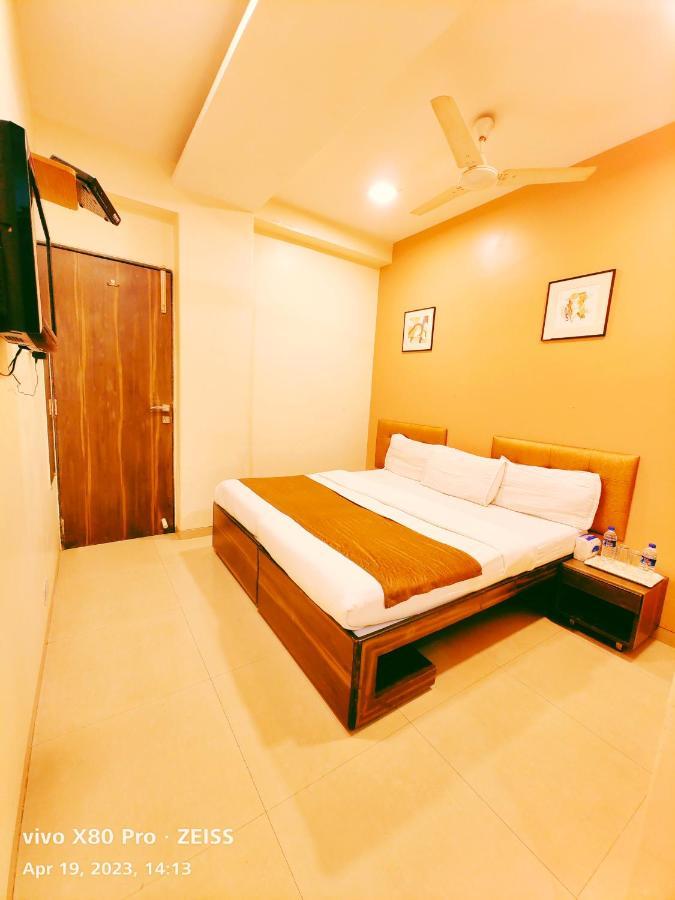 Hotel Amfahh - Andheri West Railway Station Mumbai Kültér fotó